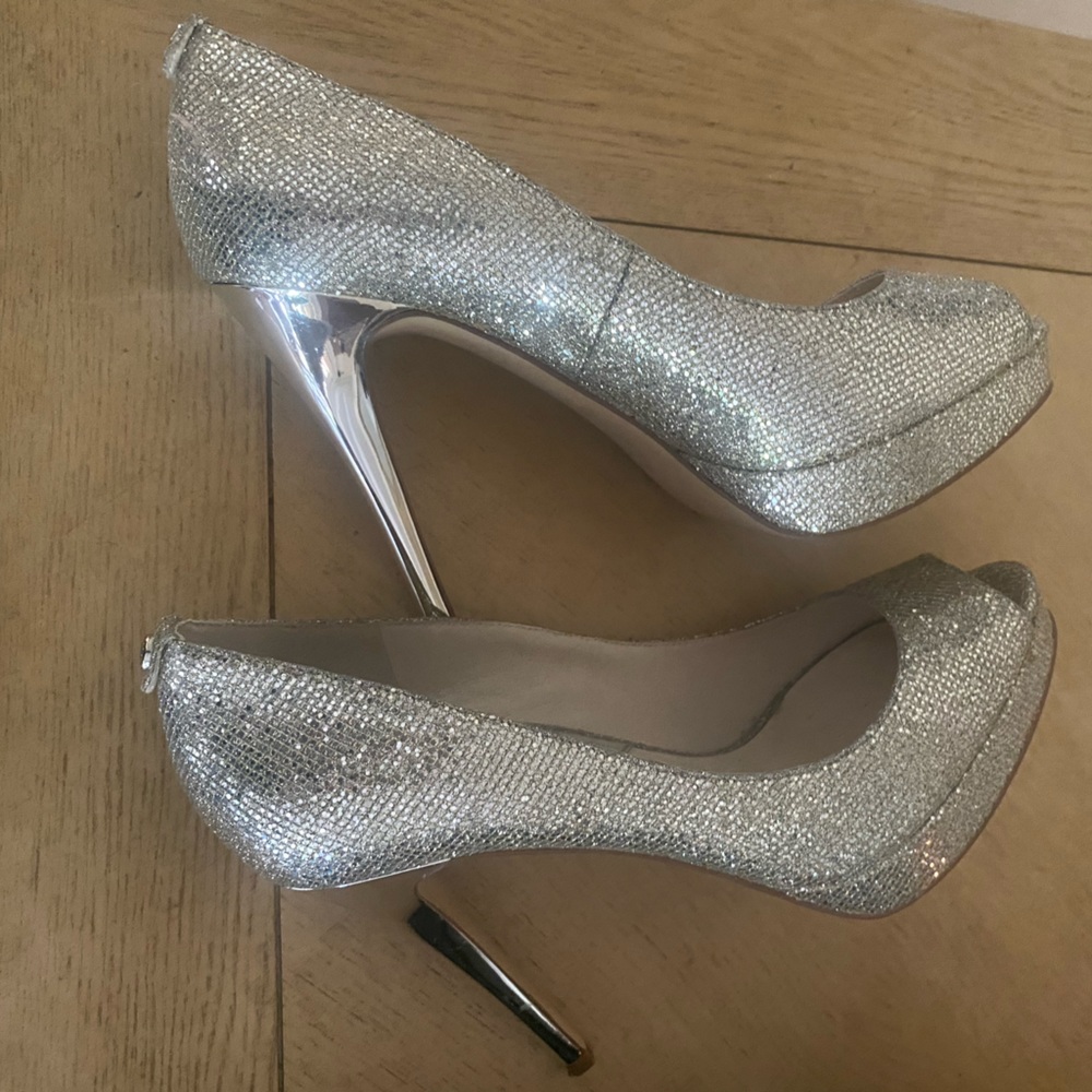 Michael Kors silver glitter platform stiletto pumps. Size 8 pristine condition